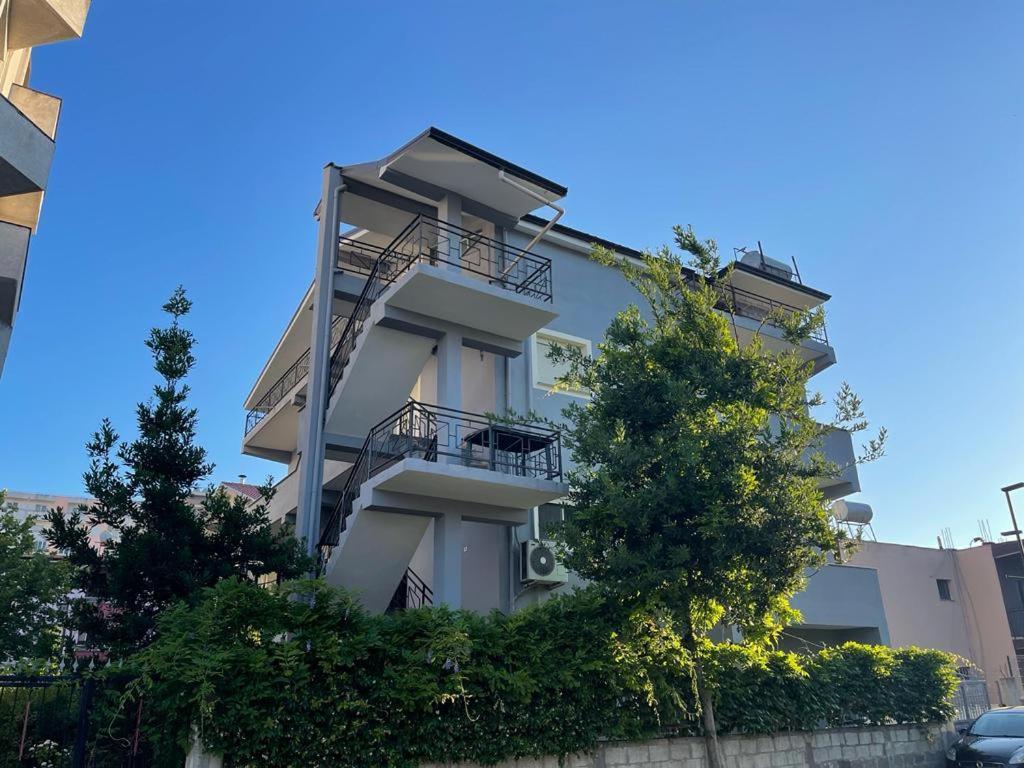 Edlira Apartments Дуррес Экстерьер фото