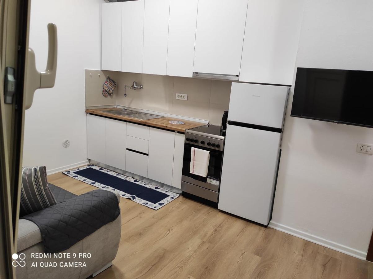 Edlira Apartments Дуррес Экстерьер фото