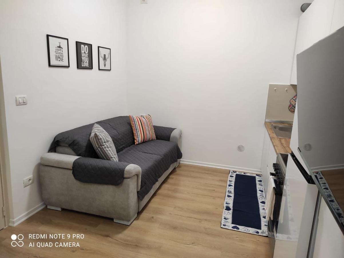 Edlira Apartments Дуррес Экстерьер фото