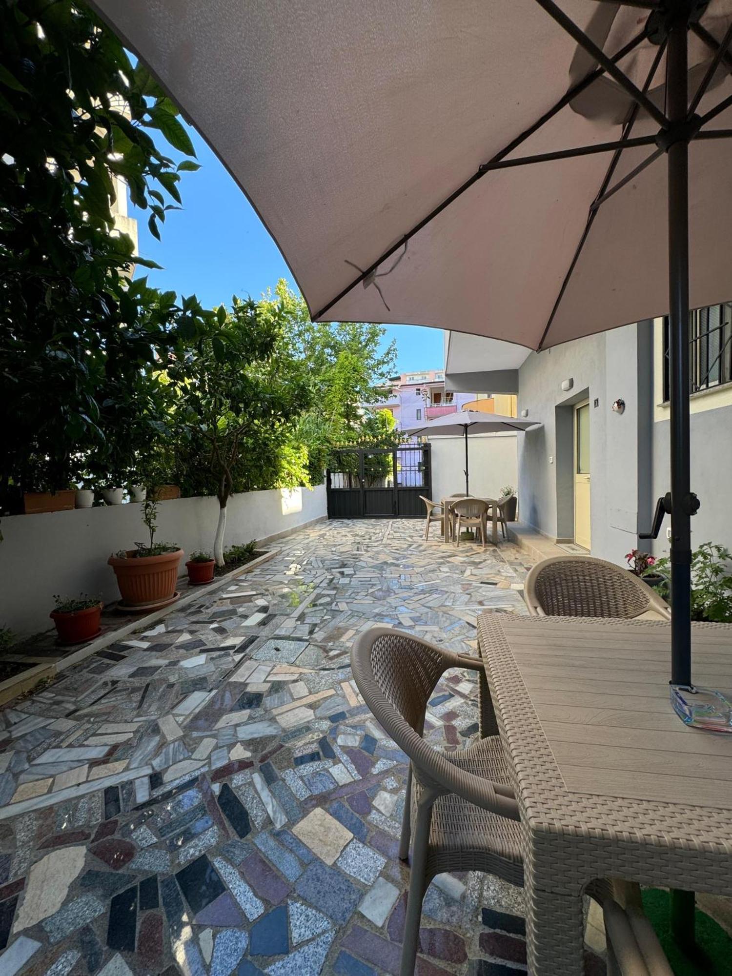Edlira Apartments Дуррес Экстерьер фото
